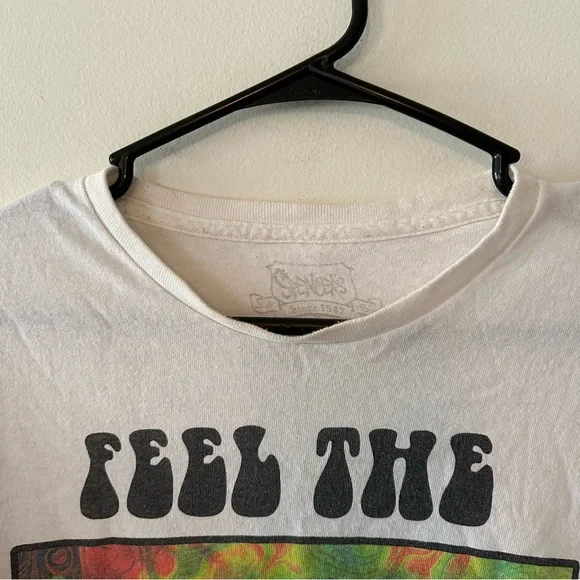 “Feel The Bern” White Bernie Sanders Graphic Tee (binY4) - Picture 3 of 4